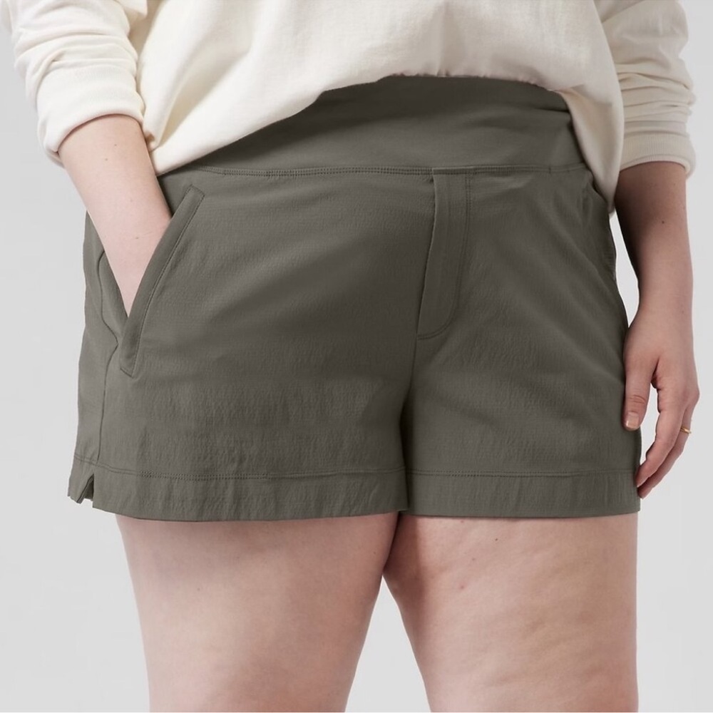 Athleta Trekkie North Shorts
